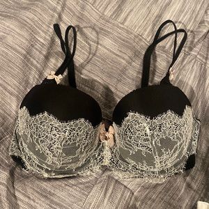 Victoria’s Secret size 36 D very Sexy belconet push-up bra.
